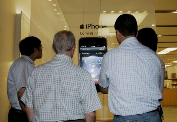 Презентация Apple: в сентябре могут появиться две версии iPhone 6 и смарт-часы Apple iWatch