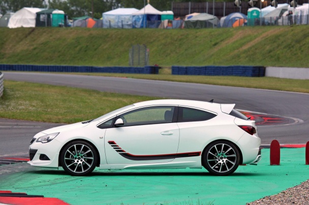 Opel Astra GTC Turbo i 1400