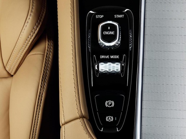 Volvo XC90 First Edition