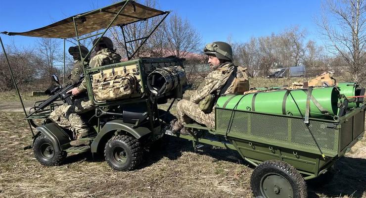 Українська компанія представила компактний електрокар для евакуації - фото