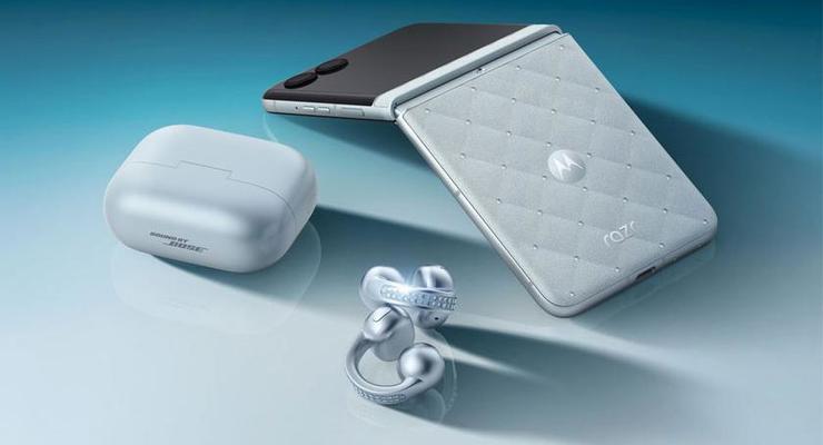 Motorola випустила The Brilliant Collection з прикрашеними кристалами Swarovski смартфоном і навушниками