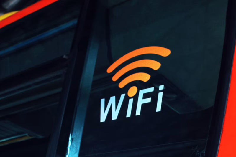 Сигнали Wi-Fi: Dreamlike Street / unsplash.com