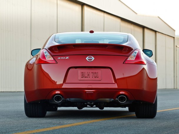 Nissan обновил купе 370Z_7