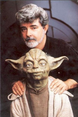 Джордж Лукас (George Lucas) с мастером Йодой ("Звездные войны").