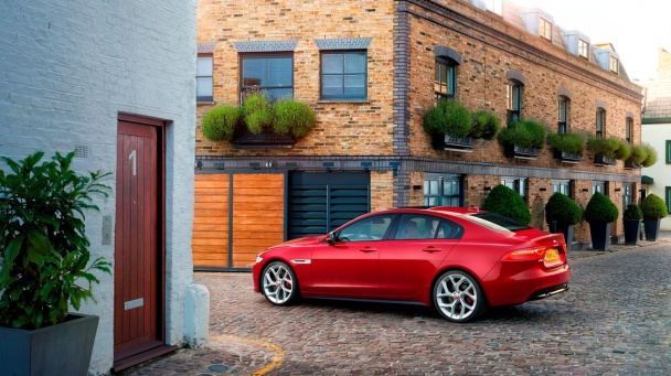 Jaguar XE