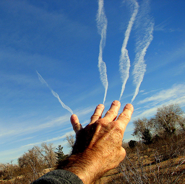 cloud-forced-perspective-optical-illusions-5