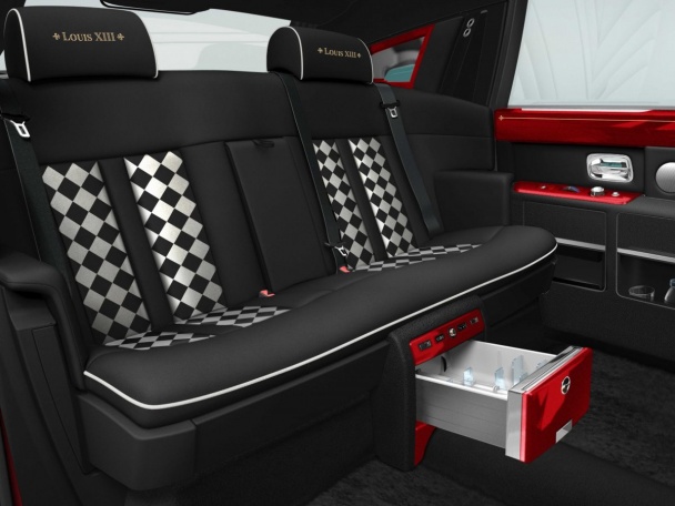 Rolls-Royce Phantom, отель Louis XIII