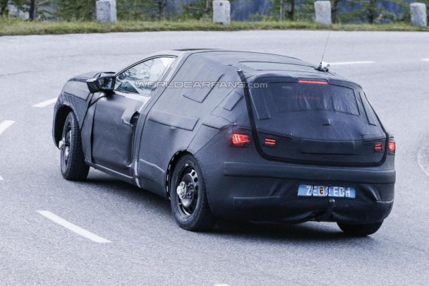 Seat кроссовер