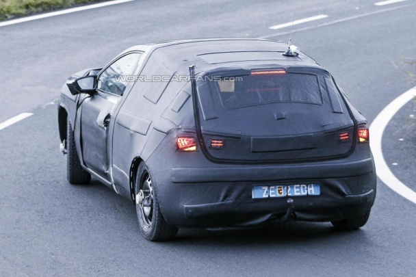 Seat кроссовер