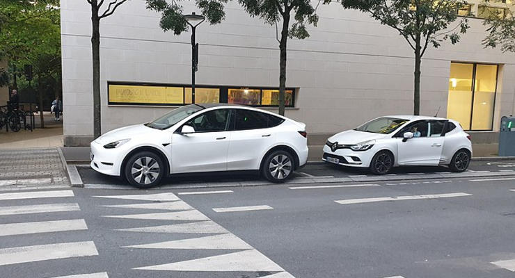 Власники Tesla повертаються до авто з ДВС - названо несподівану причину