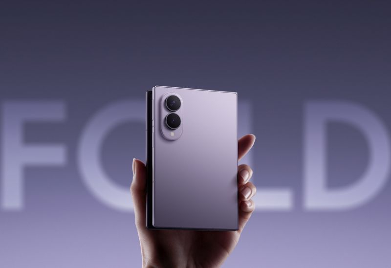 Складний смартфон: Samsung Electronics