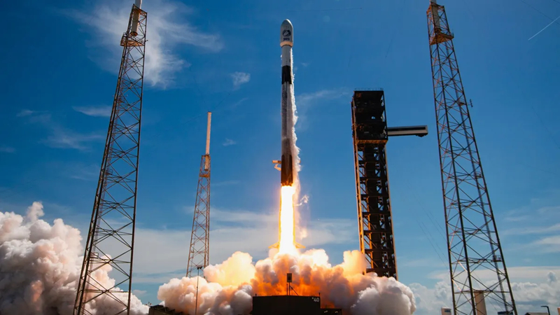Ракета і супутники: SpaceX