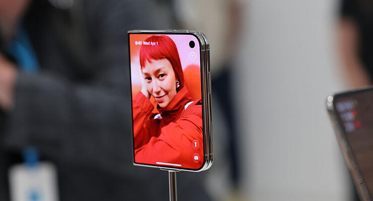 Перший складаний iPhone буде важко придбати: причина