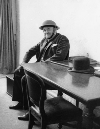 Уинстон Черчилль, 1940