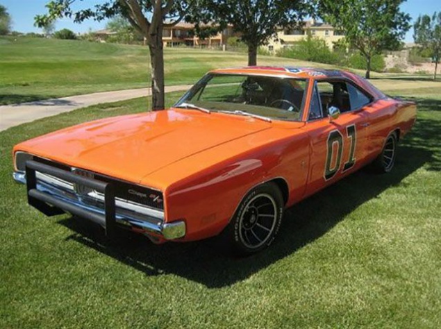 Придурки из Хаззарда.      General Lee Dodge Charger.     Продан за $450000