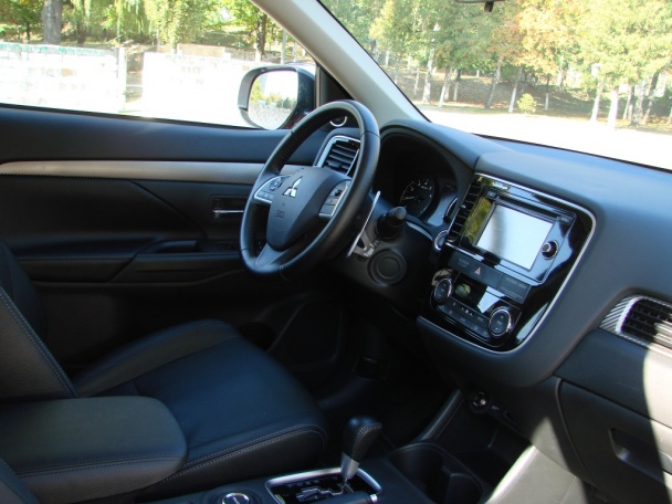 Mitsubishi Outlander_10