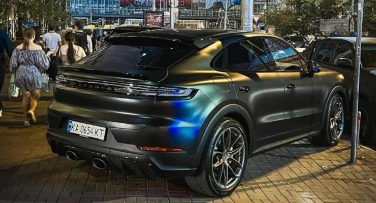 В Україну завезли топовий Porsche Cayenne за 200 000 $ - фото