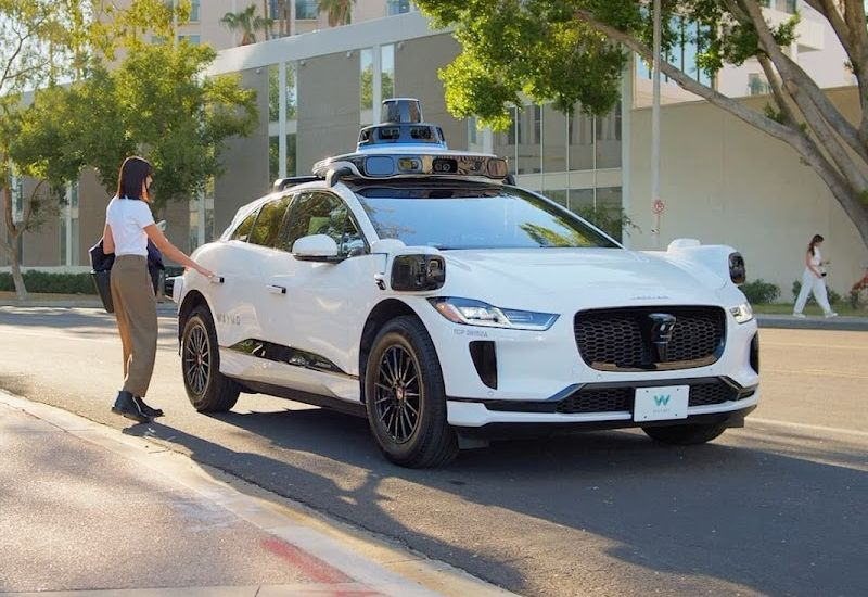 Безпілотні таксі: Waymo