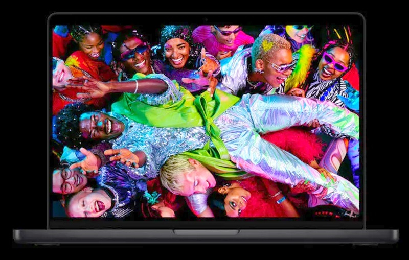 Ноутбук з OLED-дисплеєм: Apple