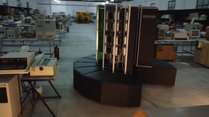 Музей обчислювальної техніки: Museo de Historia de la Computaci&oacute;n / YouTube