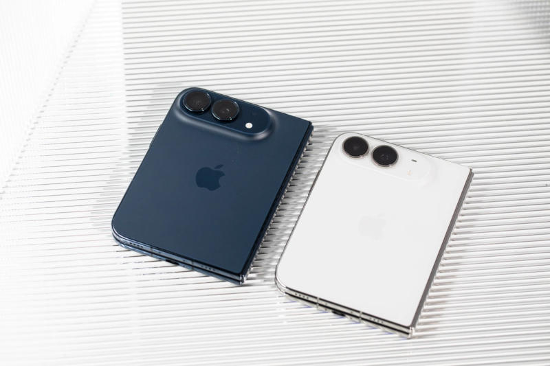 iPhone Duo: theverge.com