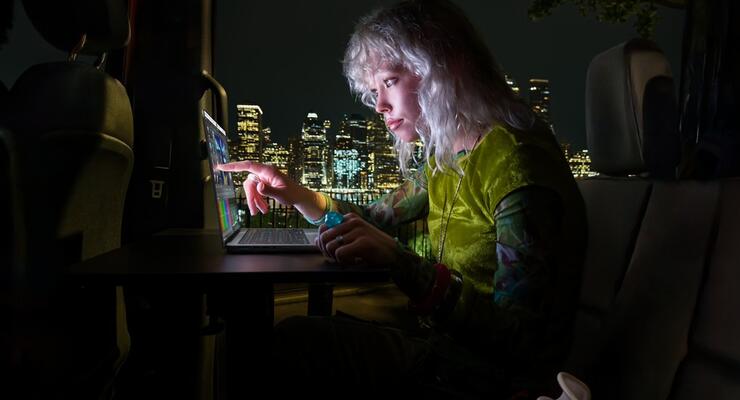 Apple вперше наділила MacBook Pro сенсорним екраном: топова версія коштує 14 500 доларів
