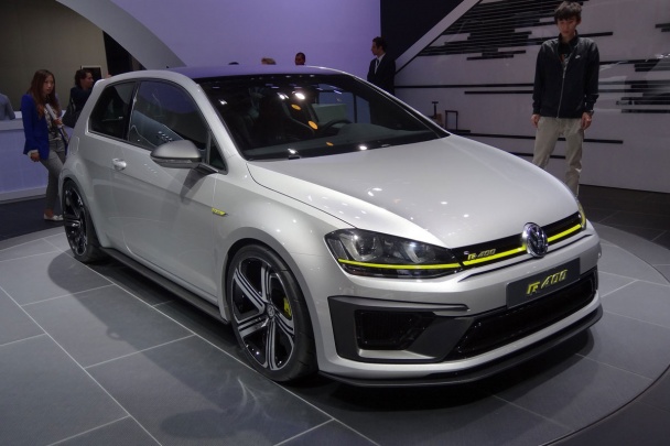 Volkswagen Golf R 400