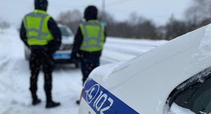 Водіям нагадали, як поводитися на зимовій дорозі