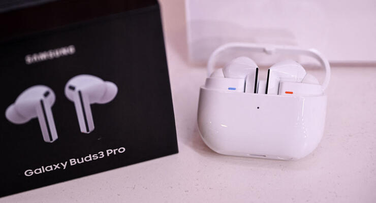 Galaxy Buds 4 Pro розкриті: жести головою, новий формат і ключові фішки до прем'єри