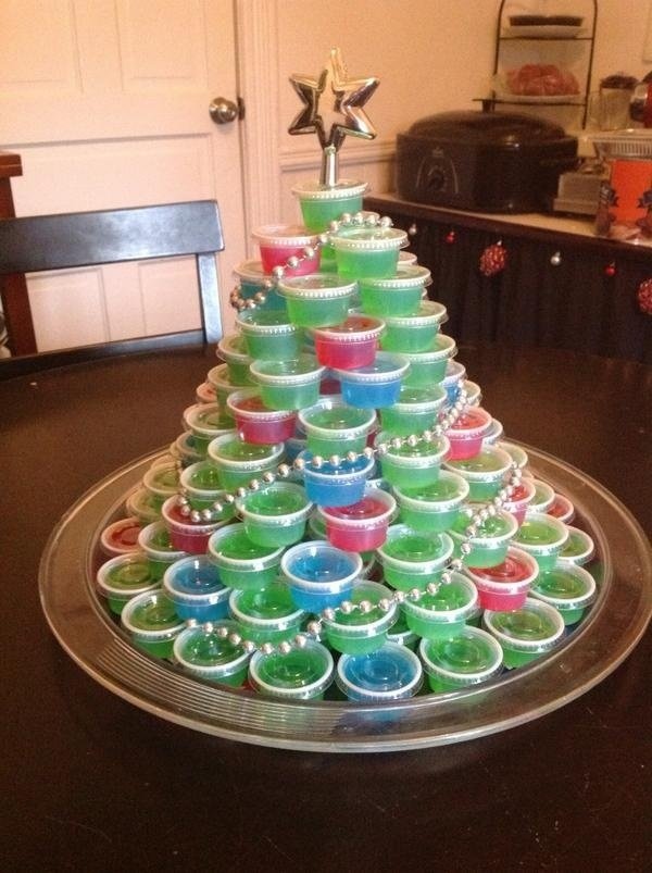 Christmas-tree-made-out-of-JELLO-SHOTS