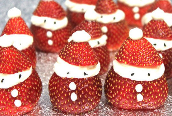 Make-amazing-Santa-strawberries