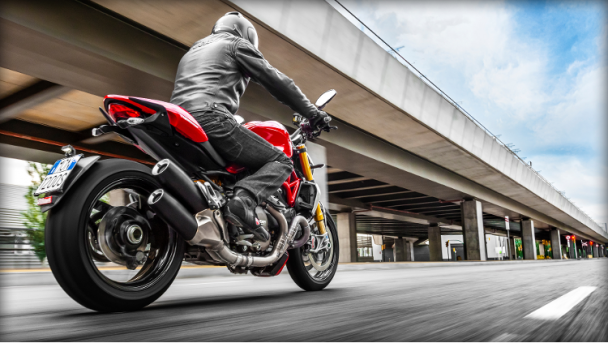 Ducati Monster 1200 S