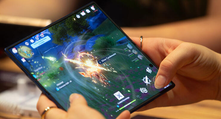 Samsung повертається в лідери ринку "розкладачок"