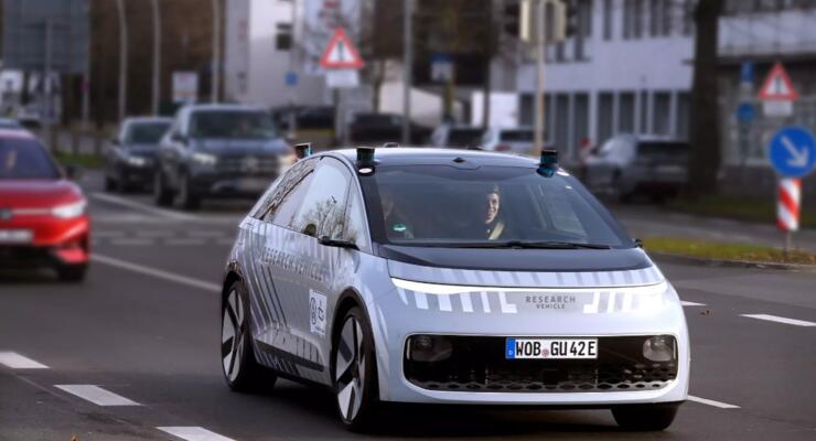 Volkswagen представив автомобіль без керма та педалей