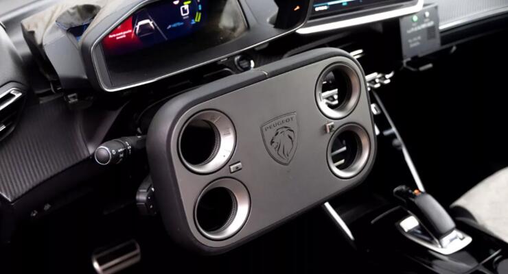 Peugeot показав незвичне квадратне кермо Hypersquare