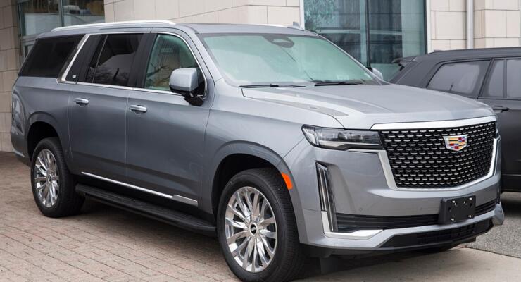 Таємницю розкрито: чому Cadillac Escalade сам вмикався серед ночі