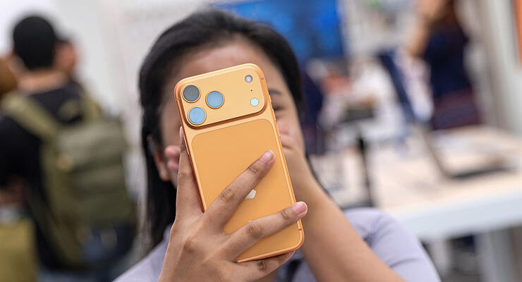 iPhone 18 Pro може отримати нестандартне розміщення селфі-камери