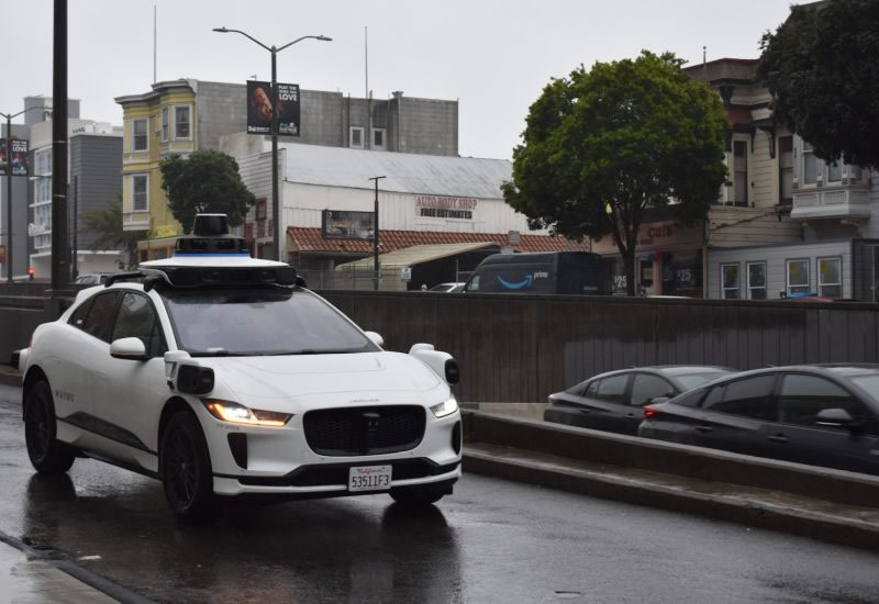 Безпілотні таксі: Waymo