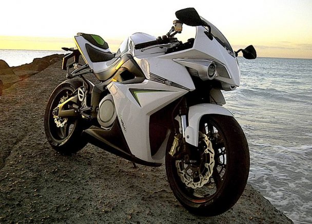 Электроцикл CRP Energica