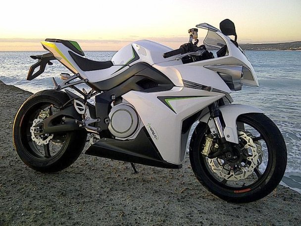 Электроцикл CRP Energica